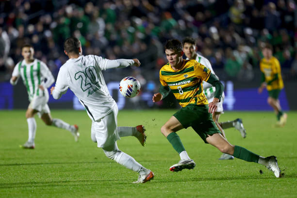 并在当赛季 并在当赛季